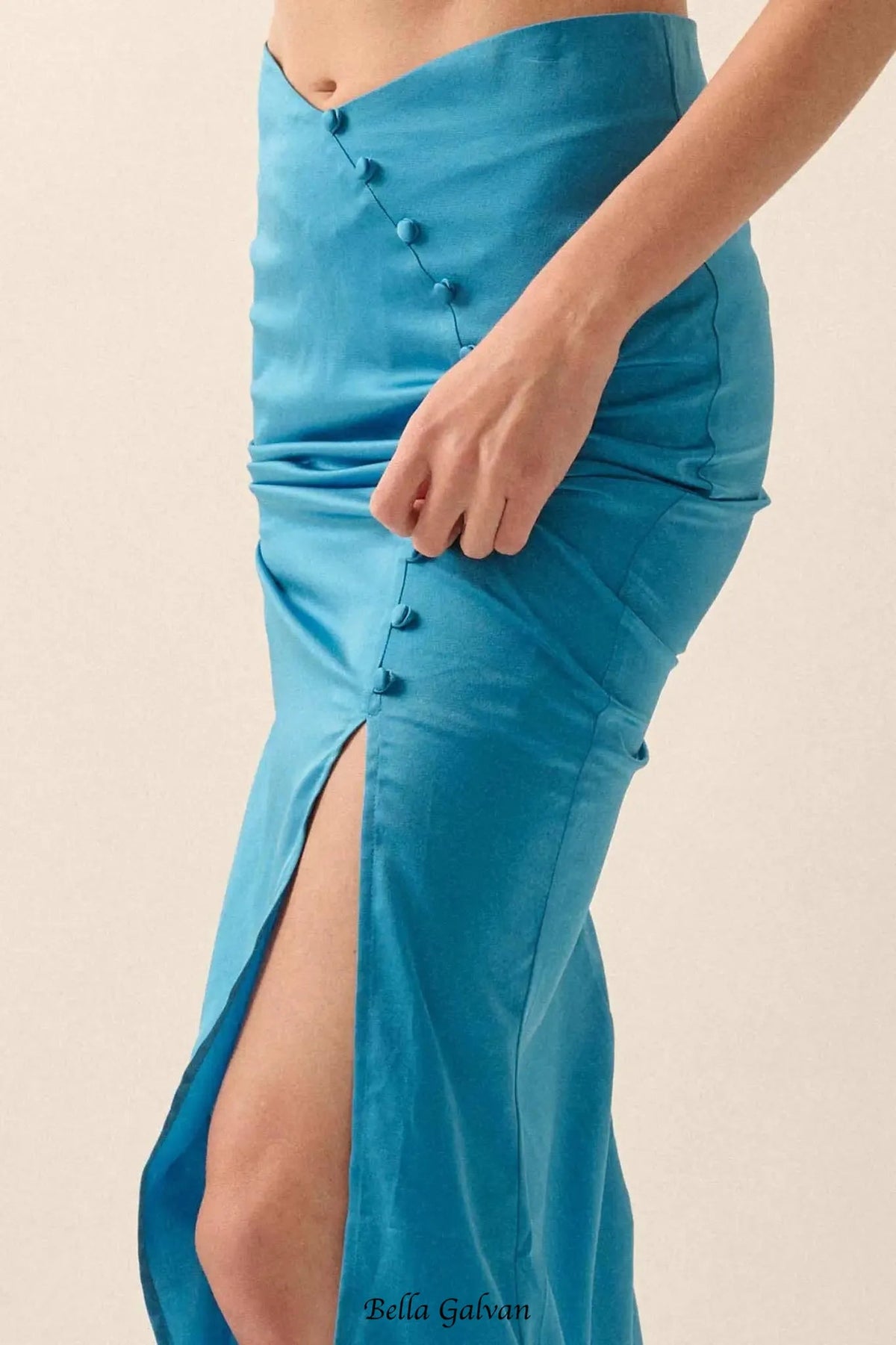 Curve Matte Satin Buttoned Maxi Skirt Flowering Girl