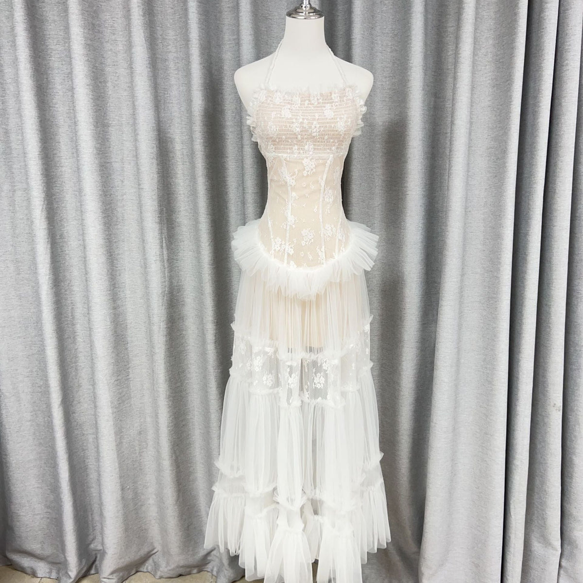 Hermosa Lace Splicing Layer Maxi Dress In White Flowering Girl