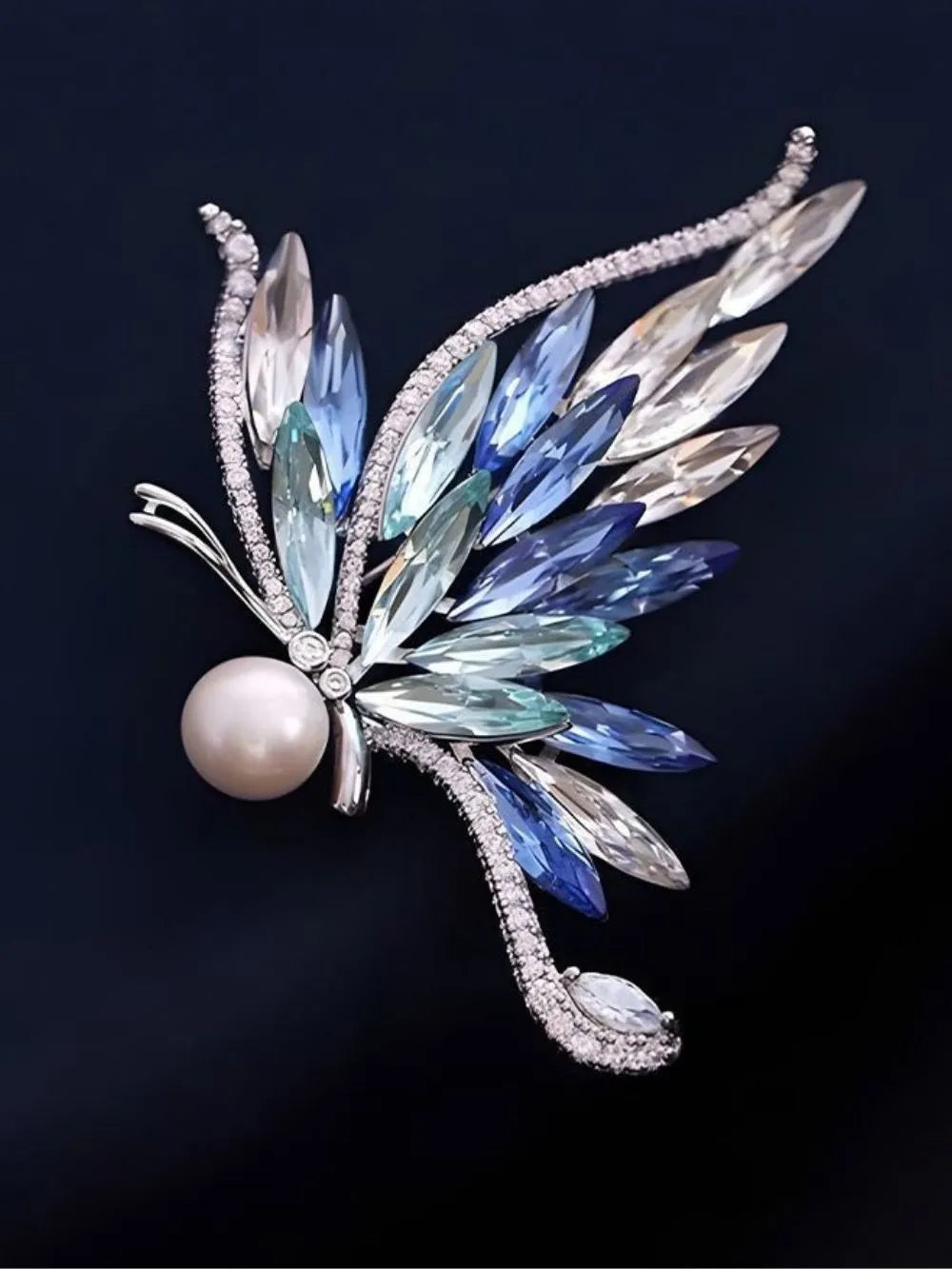Maila Diamante Broochs Flowering Girl