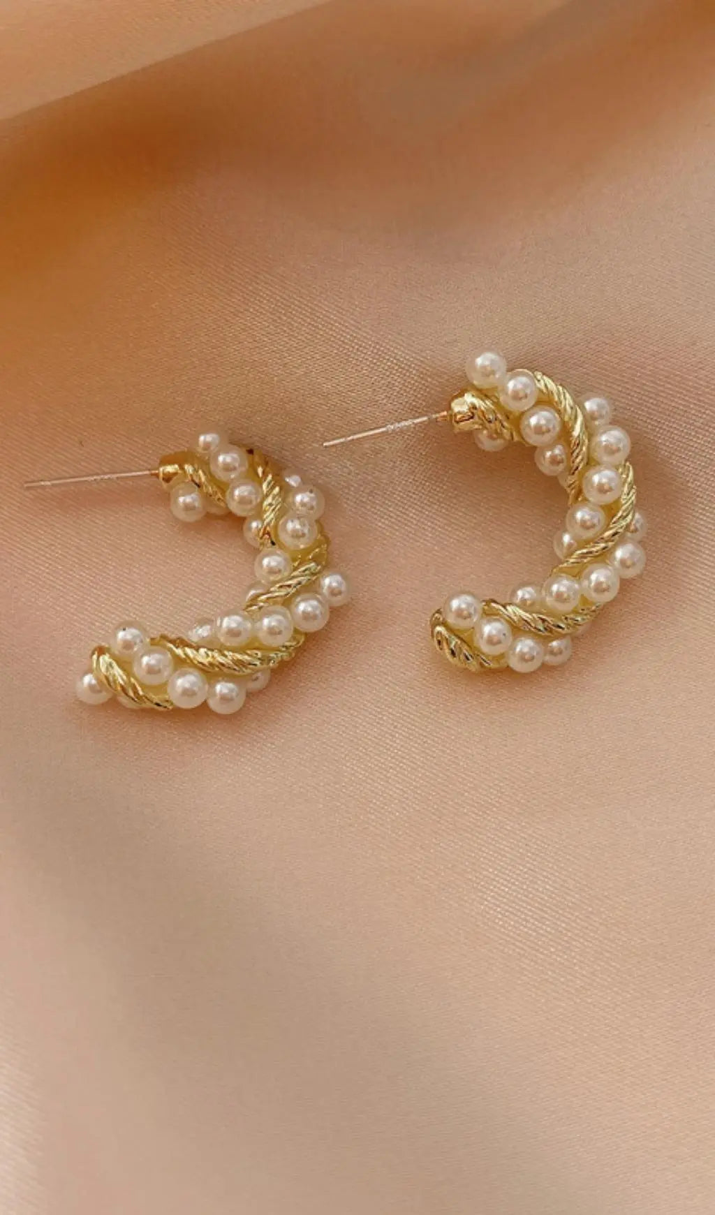 Light Luxury C-Shaped Pearl Earrings Flowering Girl