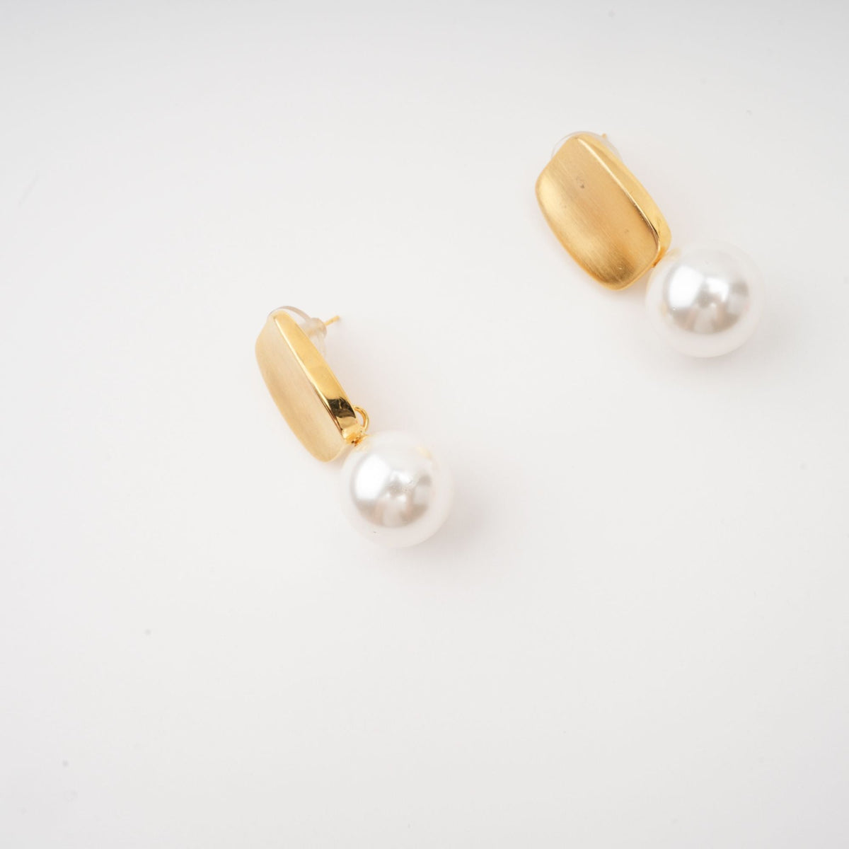 Pauline Faux-Pearl Earrings Flowering Girl