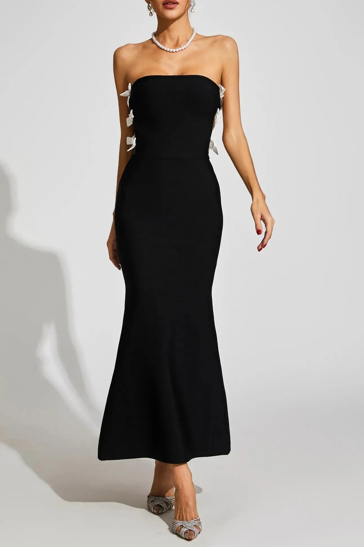 Jocelyn Bowknot-Side Bandage Strapless Maxi Dress In Black Flowering Girl