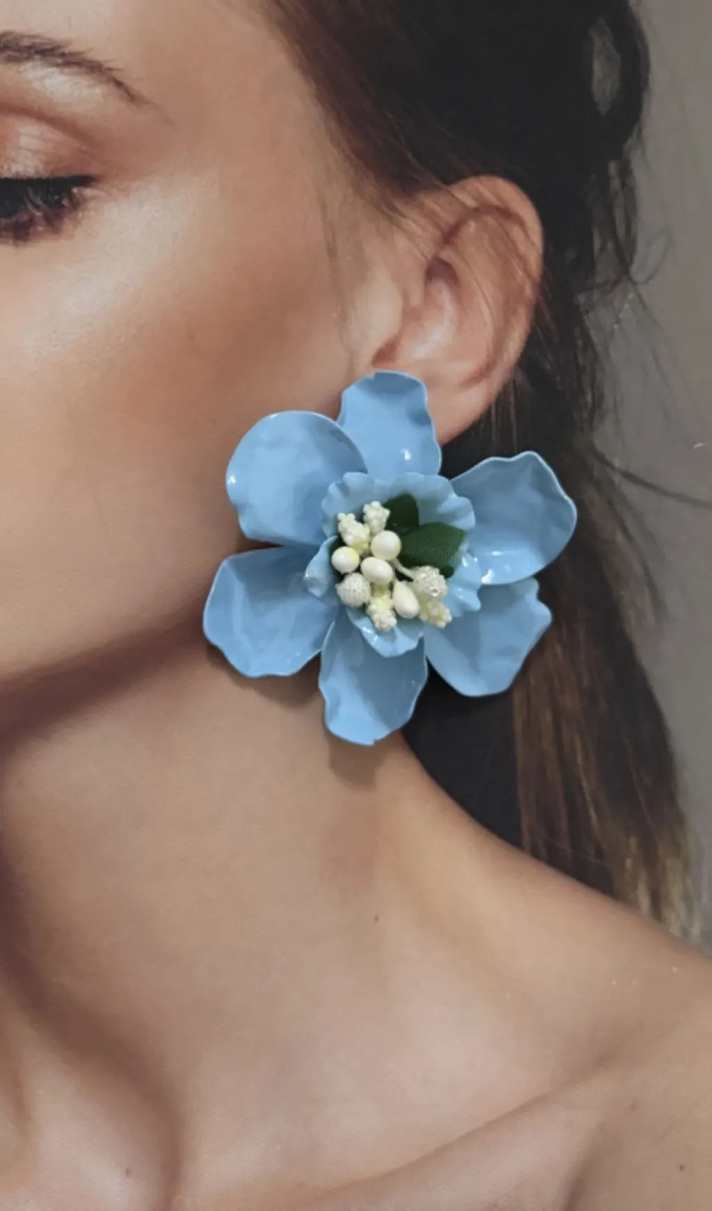 Katey Flower Earrings Flowering Girl