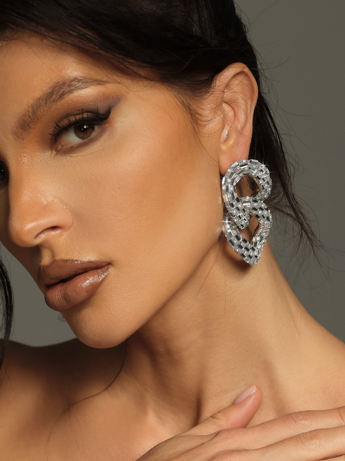 Tyora Circle Crystal Earrings Flowering Girl