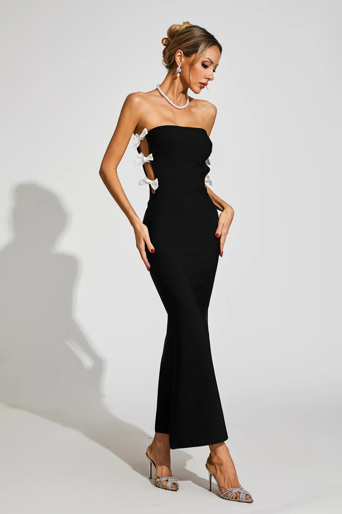 Jocelyn Bowknot-Side Bandage Strapless Maxi Dress In Black Flowering Girl