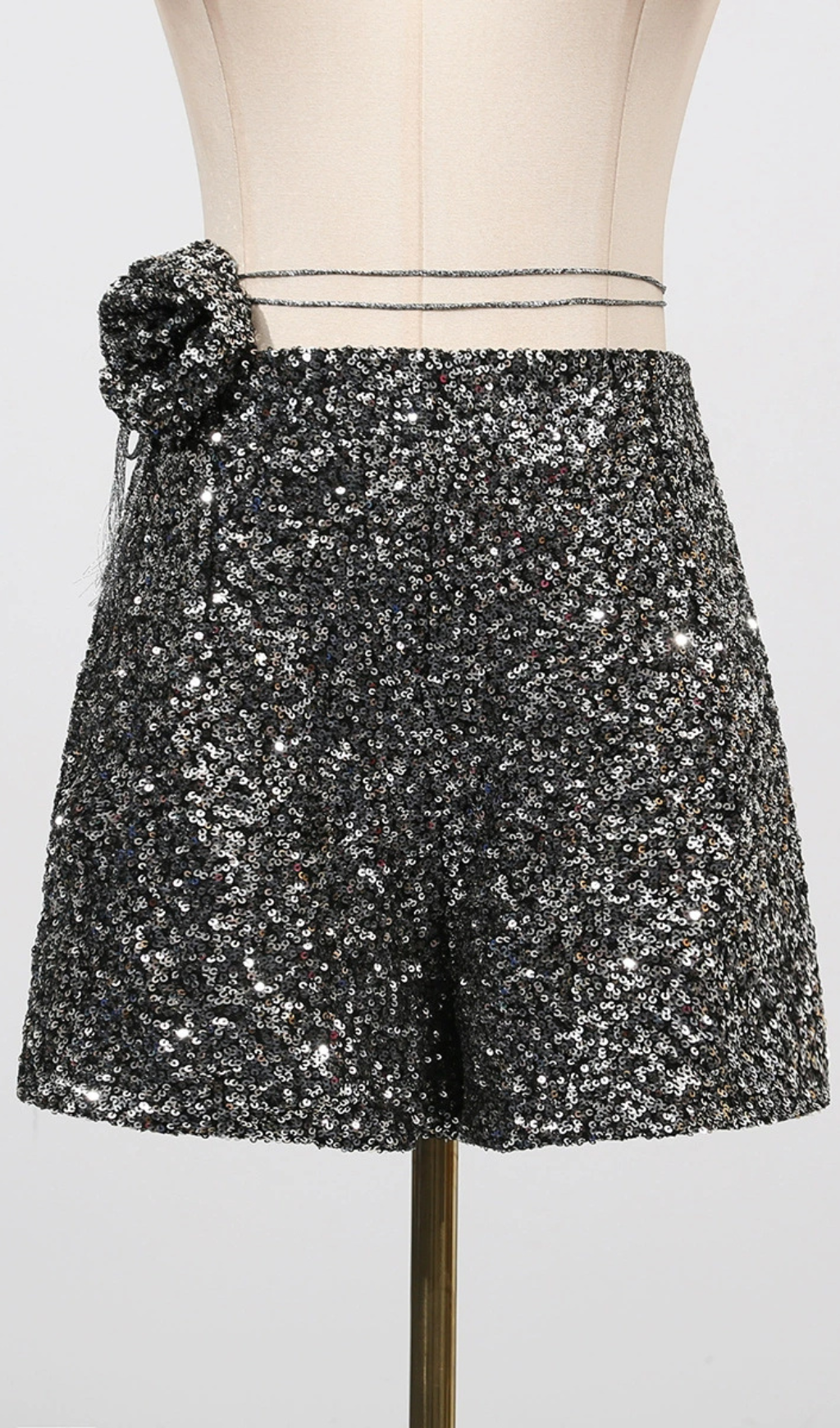 Ginata Sequin Flower Shorts Flowering Girl