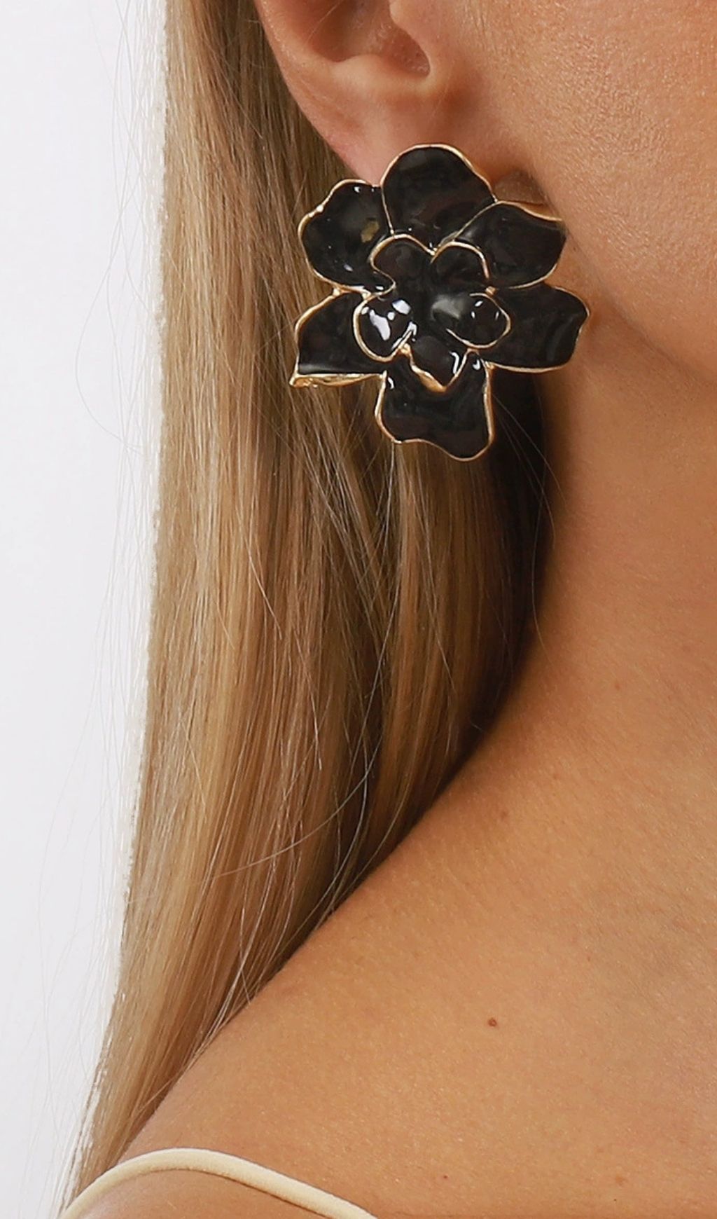 Julisha Flower Earrings Flowering Girl