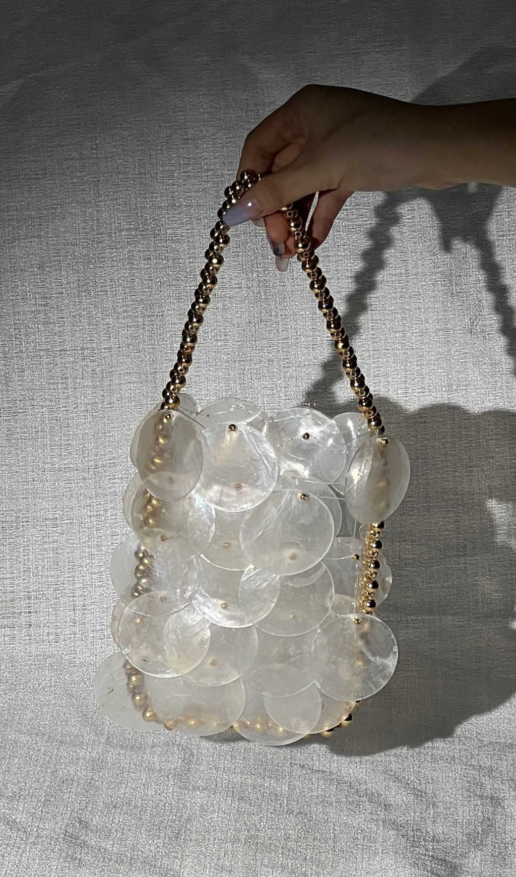 Circle Shell Metal Chain Clutch Flowering Girl