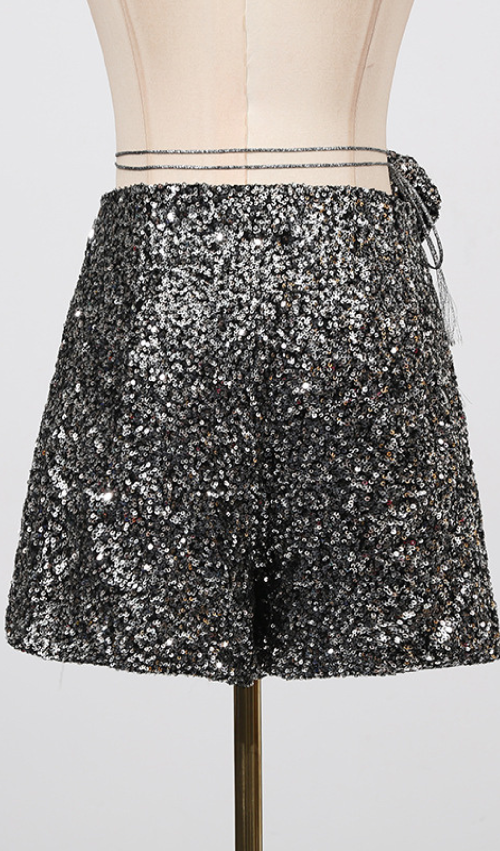 Ginata Sequin Flower Shorts Flowering Girl