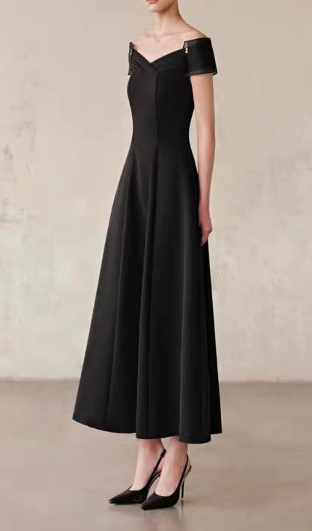 Kinu Black Off-Shoulder Maxi Dress Flowering Girl