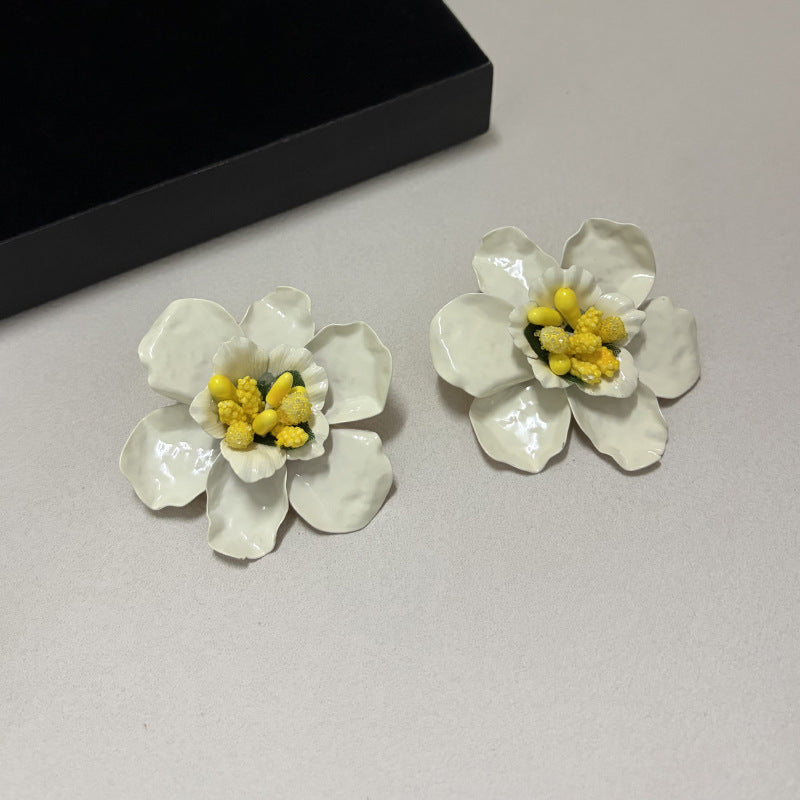Katey Flower Earrings Flowering Girl