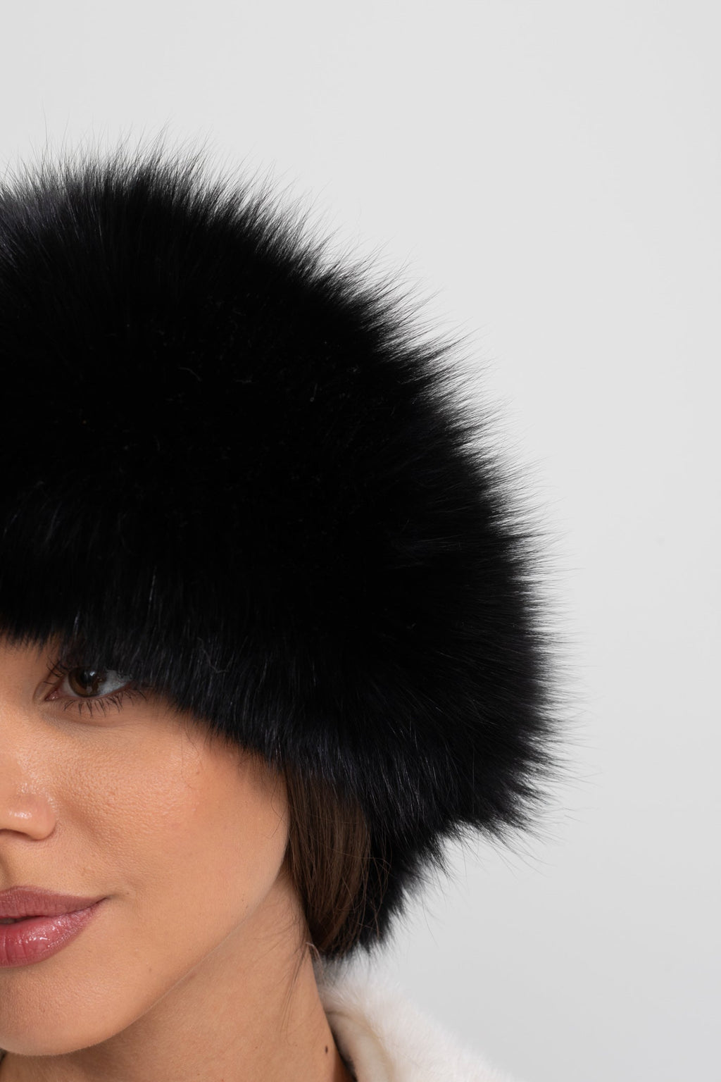 Real Fox Fur Trimmed Hat With Pom-Pom Ties – Black Flowering Girl
